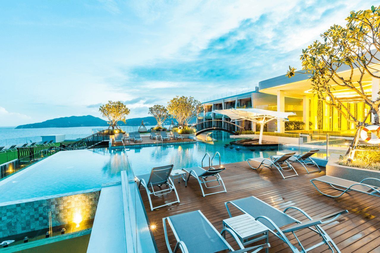 Crest & Pool - Sha Extra Patong